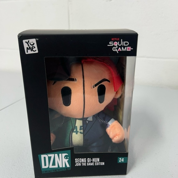 Squid Game Seong Gi-Hun Collectible Toy - Picture 1 of 5